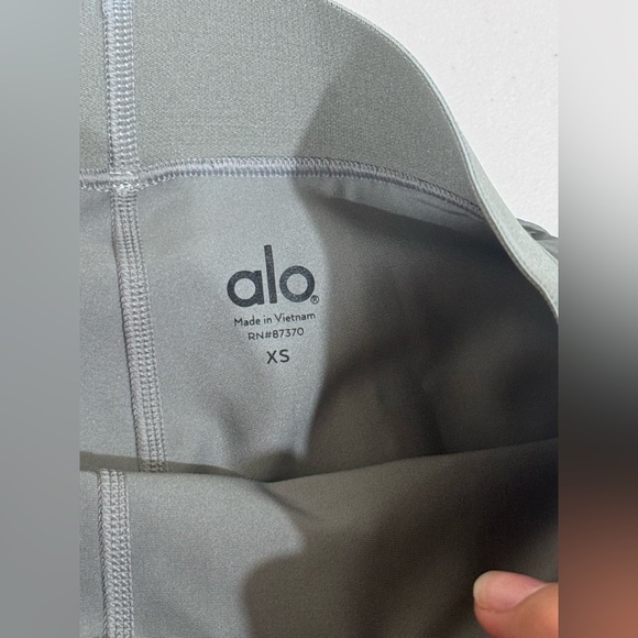 ALO Yoga Women's Charcoal Layered Skorts - Picture 7 of 8